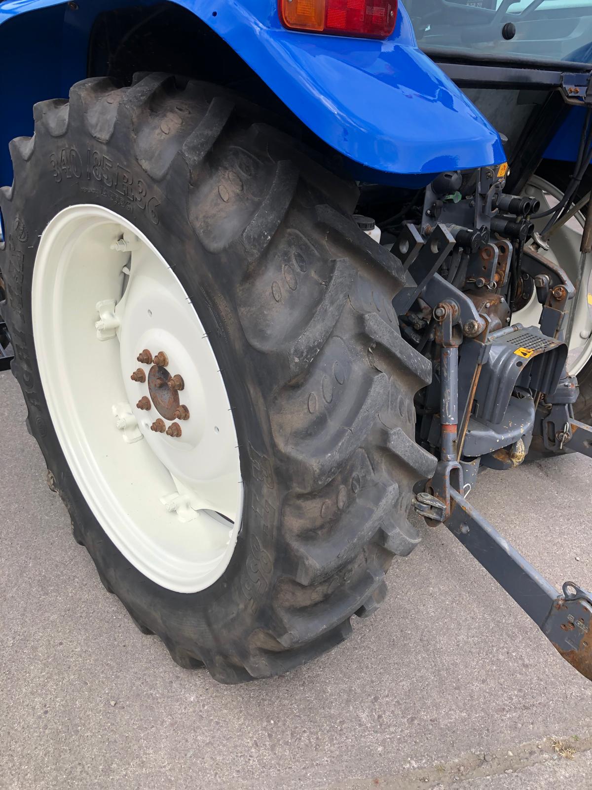 New Holland TL70